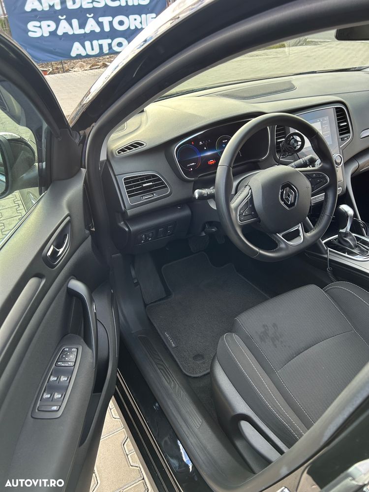 Renault Megane E-TECH 160 BUSINESS EDITION - 17