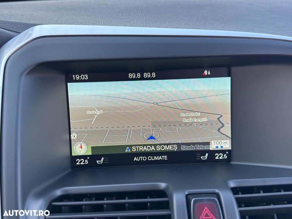 Volvo XC 60 D4 Geartronic Summum - 25