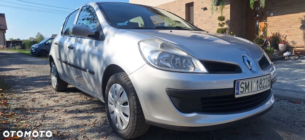 Renault Clio - 2