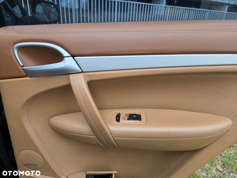 Porsche Cayenne - 32