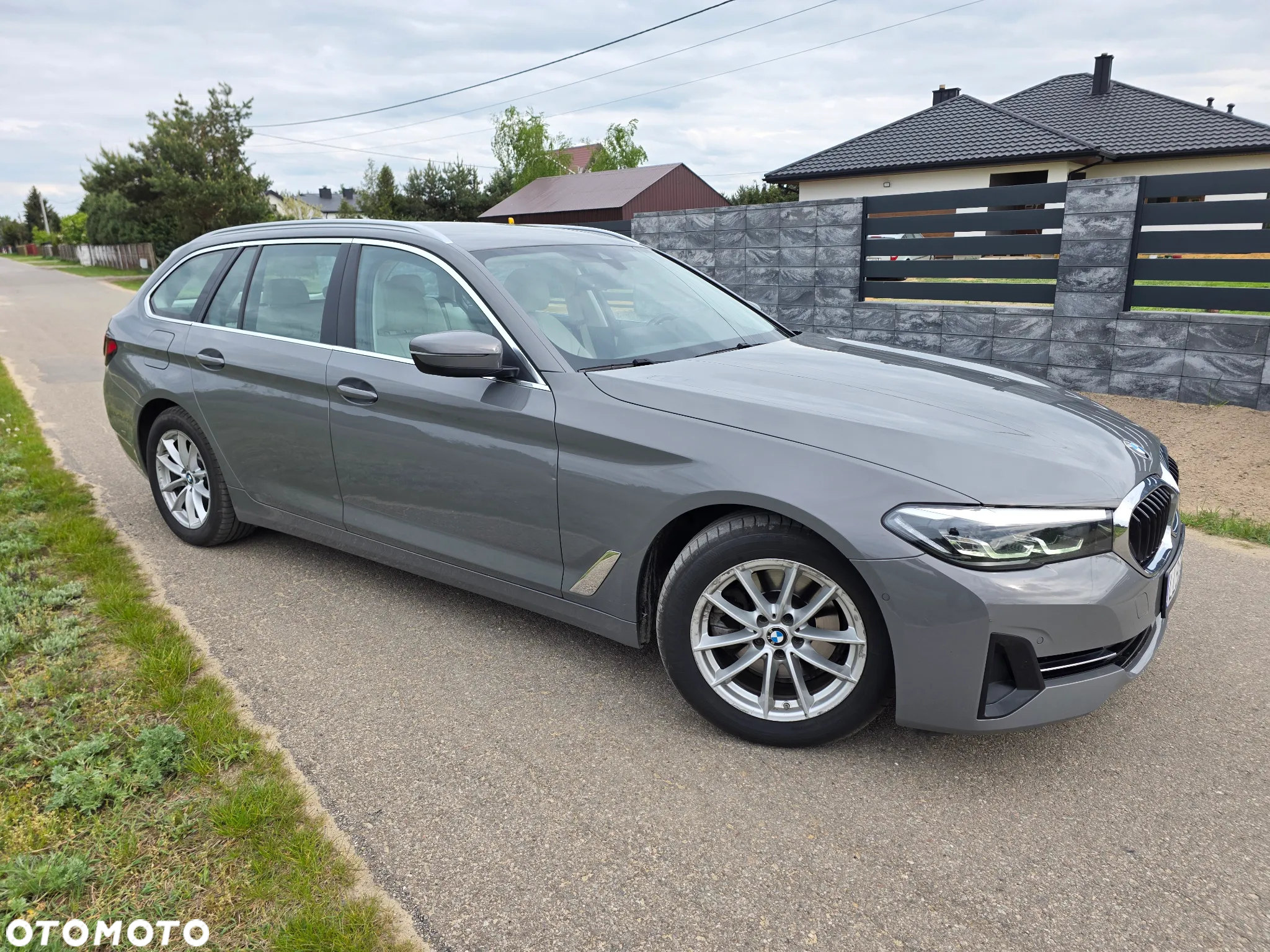 BMW Seria 5 520d Touring Luxury Line - 11