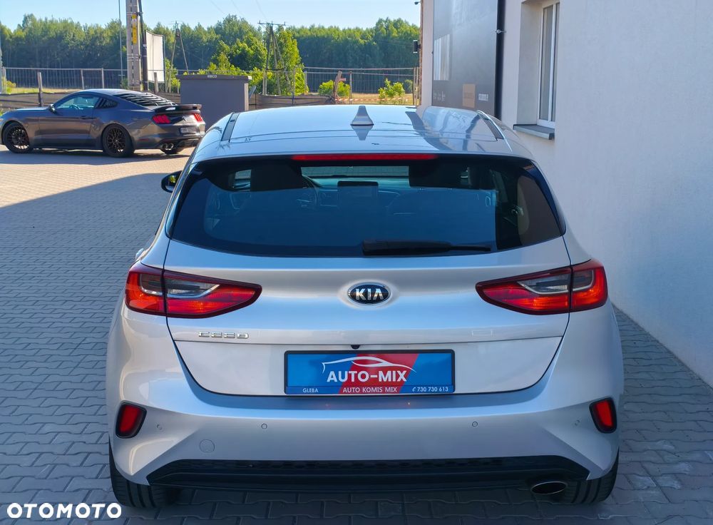 Kia Ceed 1.4 CVVT Dream Team Edition - 4