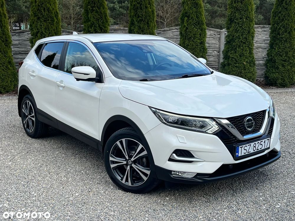 Nissan Qashqai 1.3 DIG-T N-Connecta - 1