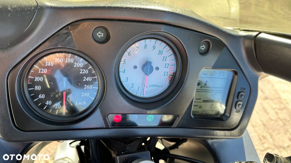 Honda VFR - 21