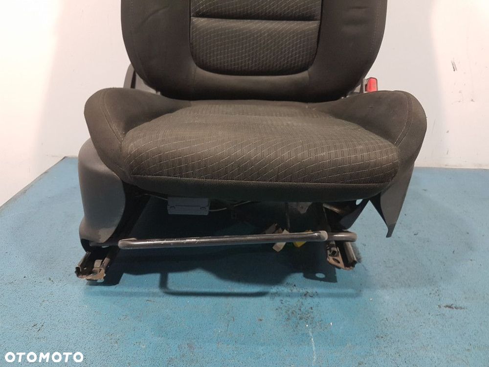 MAZDA CX-5 I FOTEL PASAŻERA. - 4