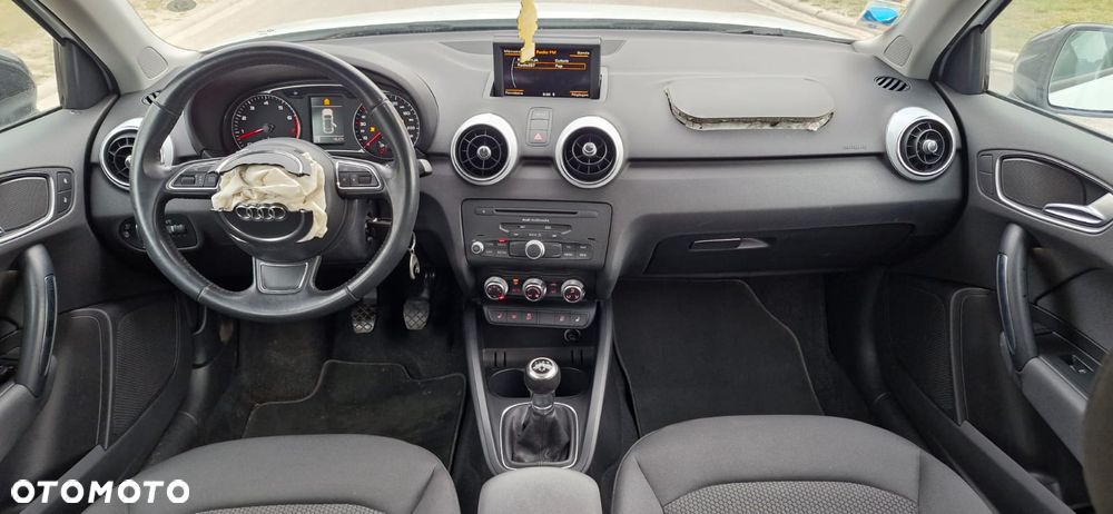 Audi A1 Sportback 1.2 TFSI S line edition - 9