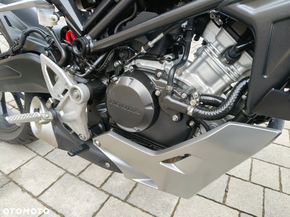 Honda CB - 10