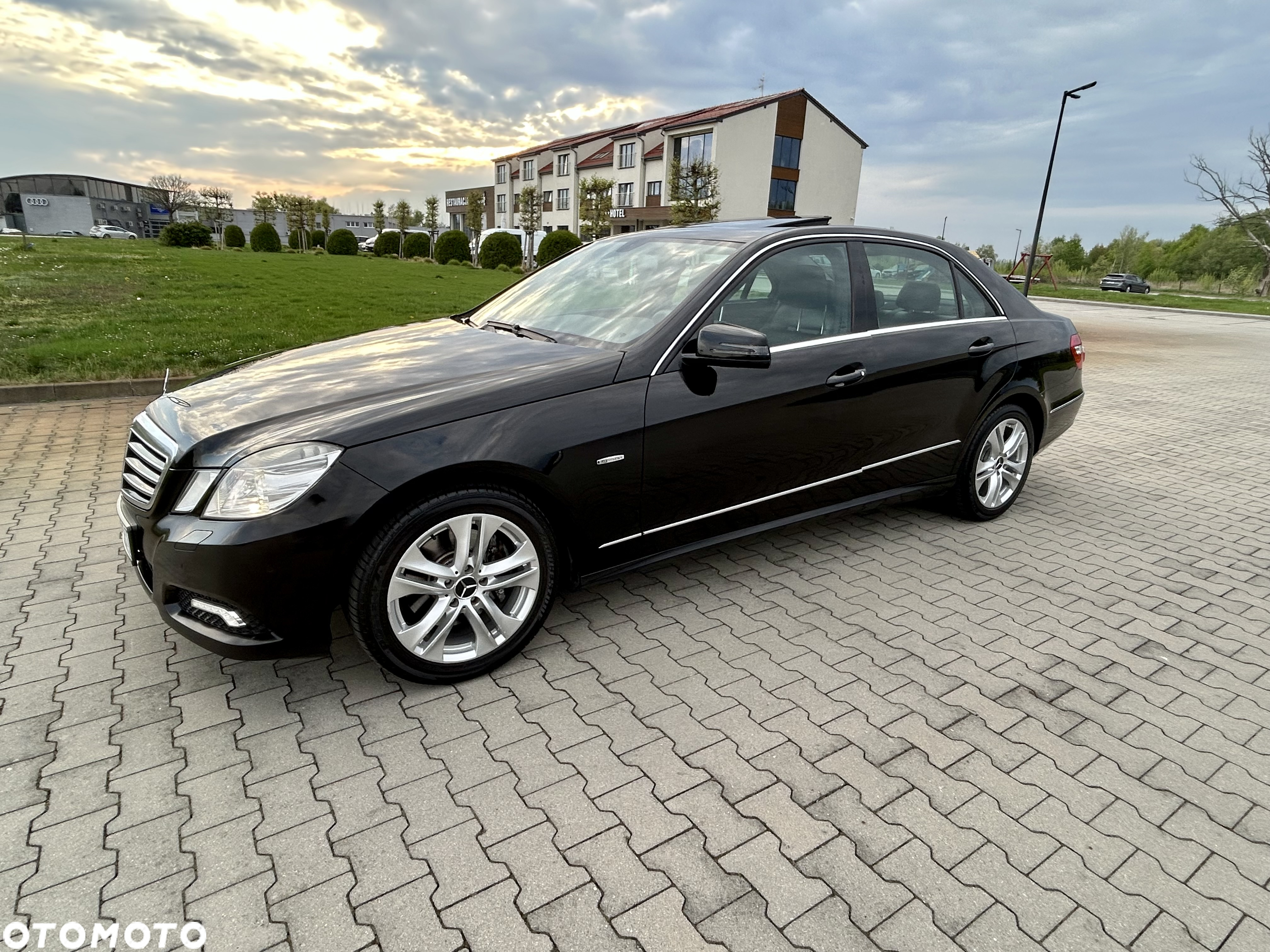 Mercedes-Benz Klasa E 350 CDI BlueEff Avantgarde - 5