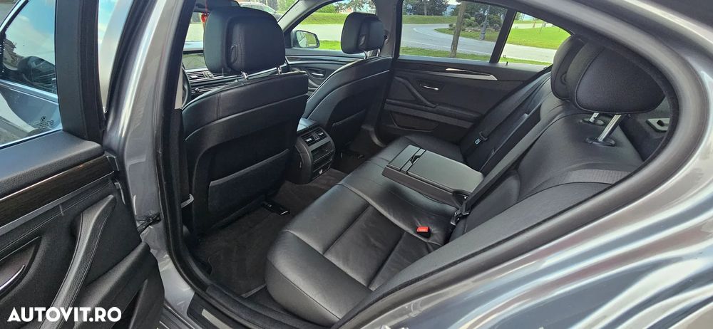 BMW Seria 5 525d xDrive AT - 11