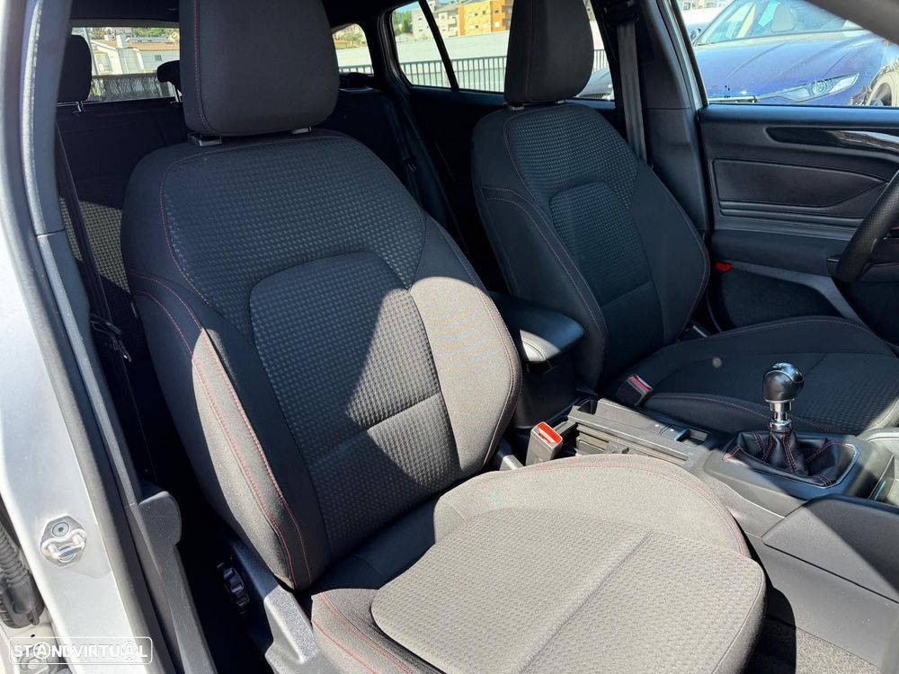 Ford Focus SW 1.0 EcoBoost MHEV ST-Line - 17