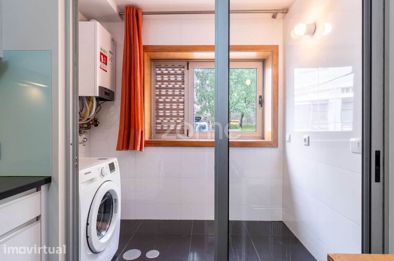 Apartamento T2 • Suite • 2 lugares garagem • Rua Monte Cativo • Por... - Grande imagem: 3/33