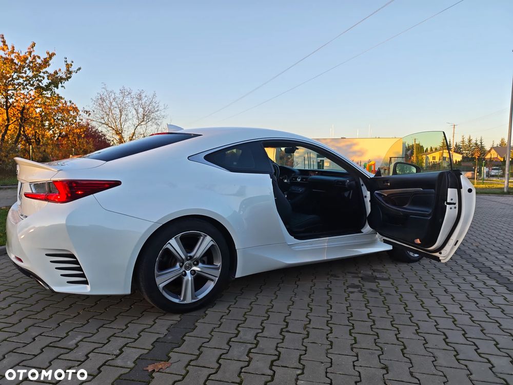 Lexus RC - 12