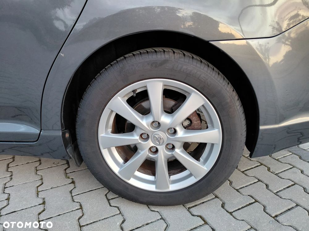 Toyota Avensis - 30