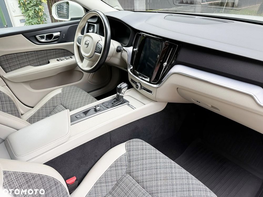 Volvo V60 T5 Geartronic Momentum - 12