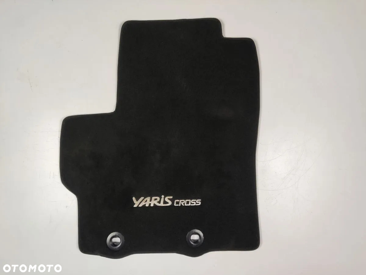 TOYOTA YARIS CROSS od 2020r Dywaniki Welurowe - 2