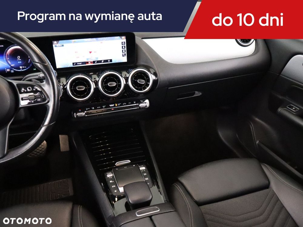 Mercedes-Benz GLA - 10