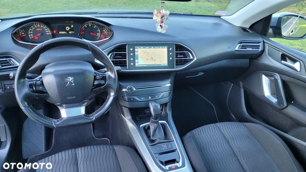 Peugeot 308 BlueHDi FAP 150 Stop&Start Automatik Allure - 11