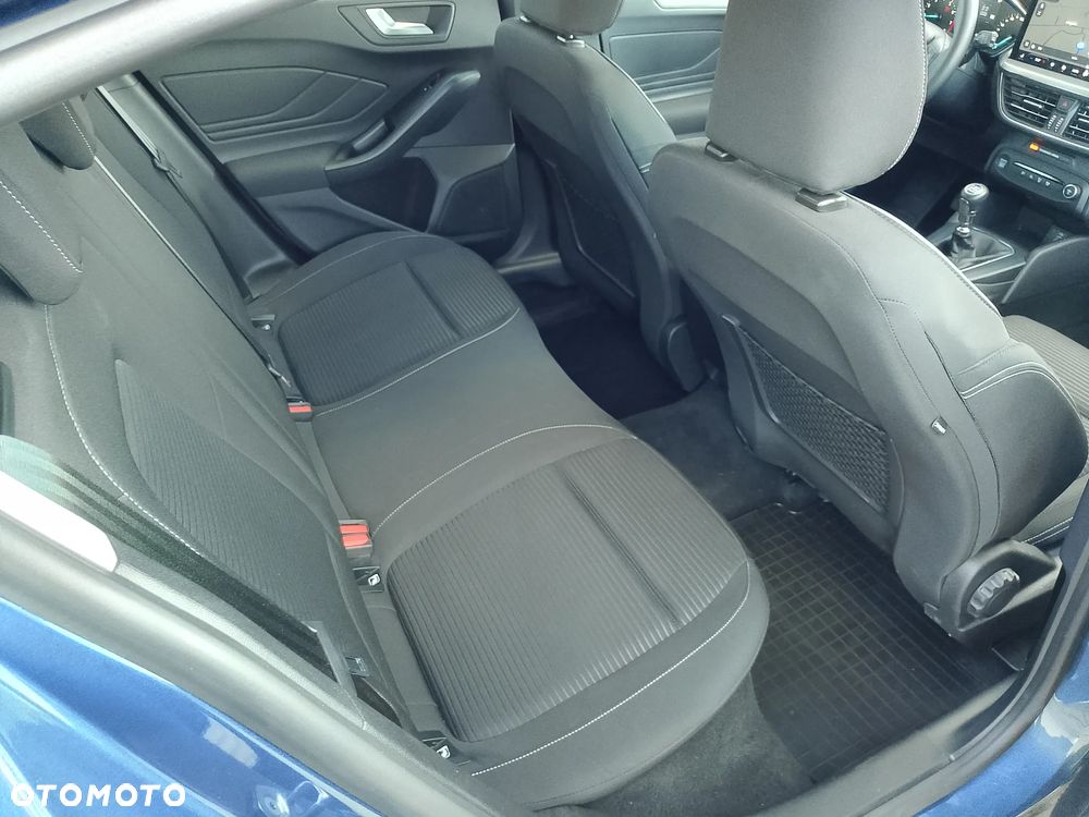 Ford Focus 1.0 EcoBoost mHEV Titanium - 11