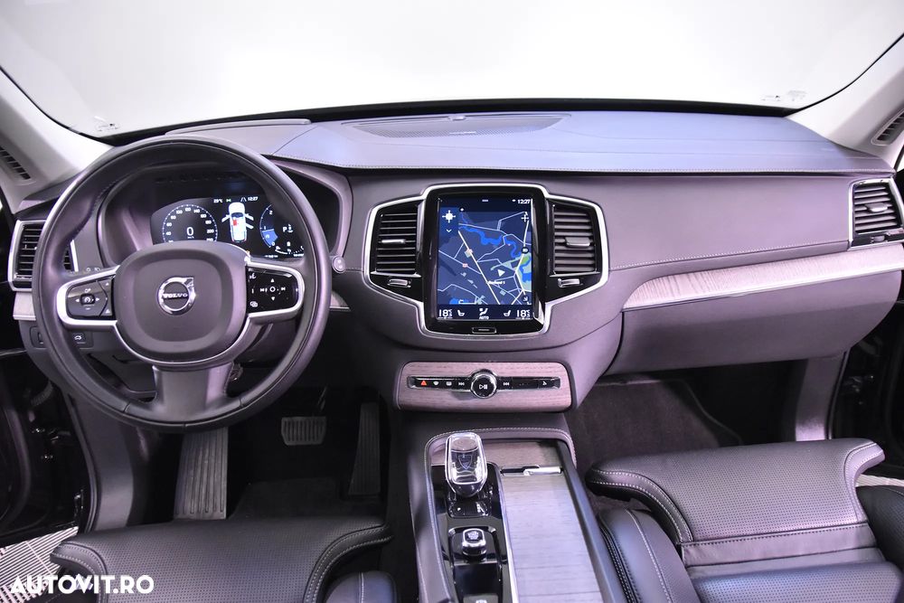 Volvo XC 90 - 9
