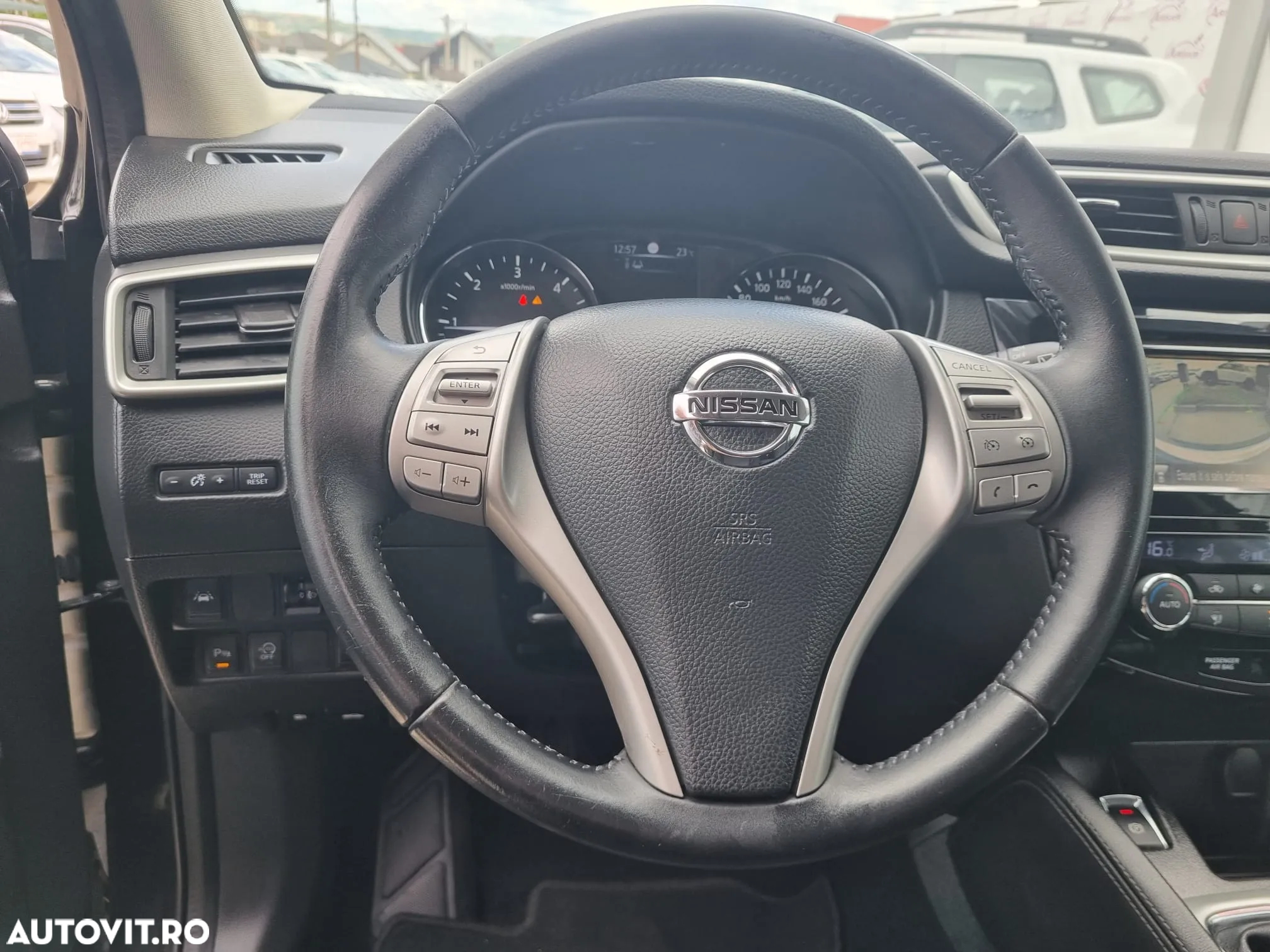 Nissan Qashqai 1.5 DCI N-Connecta - 13