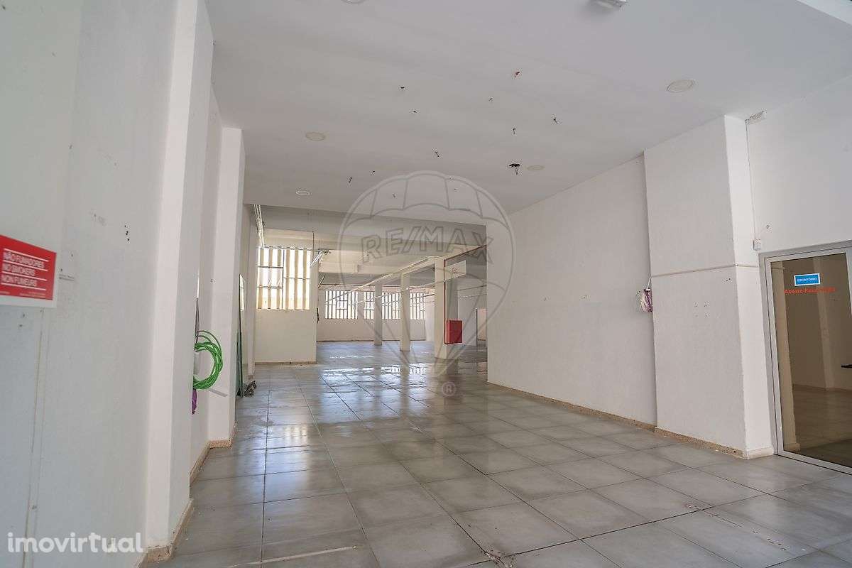 Armazém T0 para arrendamento - Grande imagem: 4/24