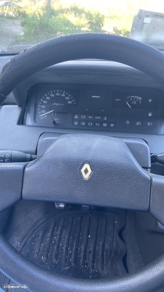 Renault Clio 1.1 RL - 8