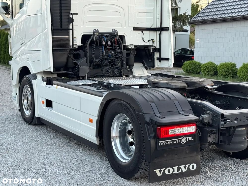 Volvo FH 500 / CAŁE NA PODUCHACH /TELEWIZOR/ACC /  KLIMA POSTOJOWA / XENON / NAVIGACJA / Z NIEMIEC - 18