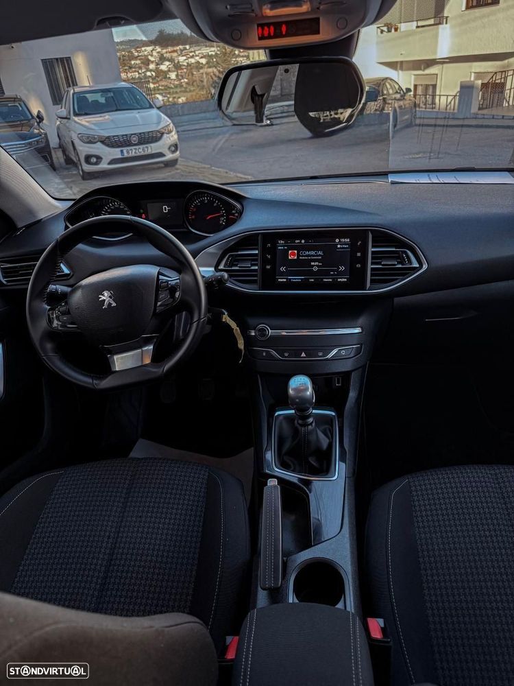 Peugeot 308 1.5 BlueHDi Business Line — fotografia 11