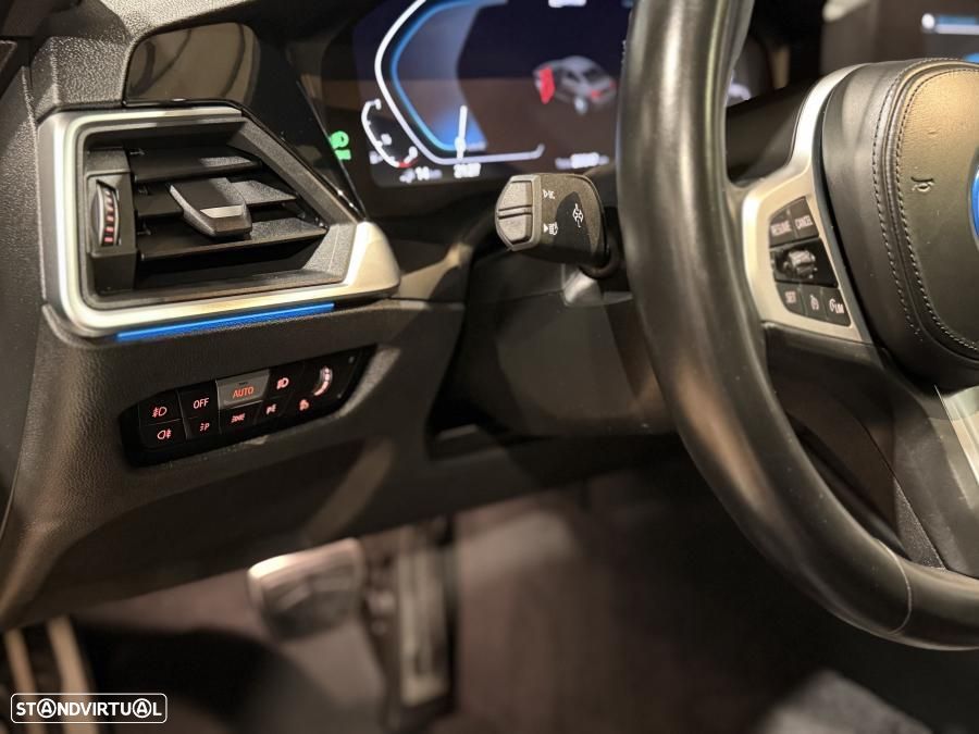 BMW 330 e Pack Desportivo M Auto - 13