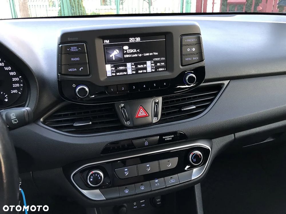 Hyundai i30 1.6 CRDi BlueDrive Comfort DCT - 12