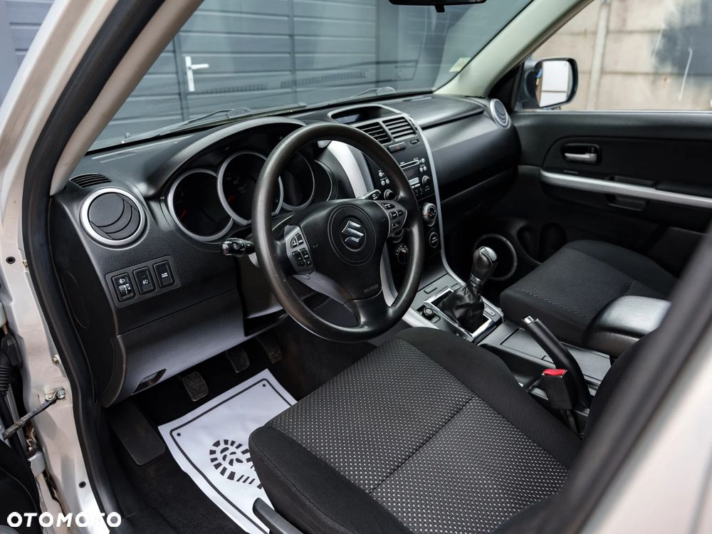 Suzuki Grand Vitara 2.0 Comfort Limited - 15