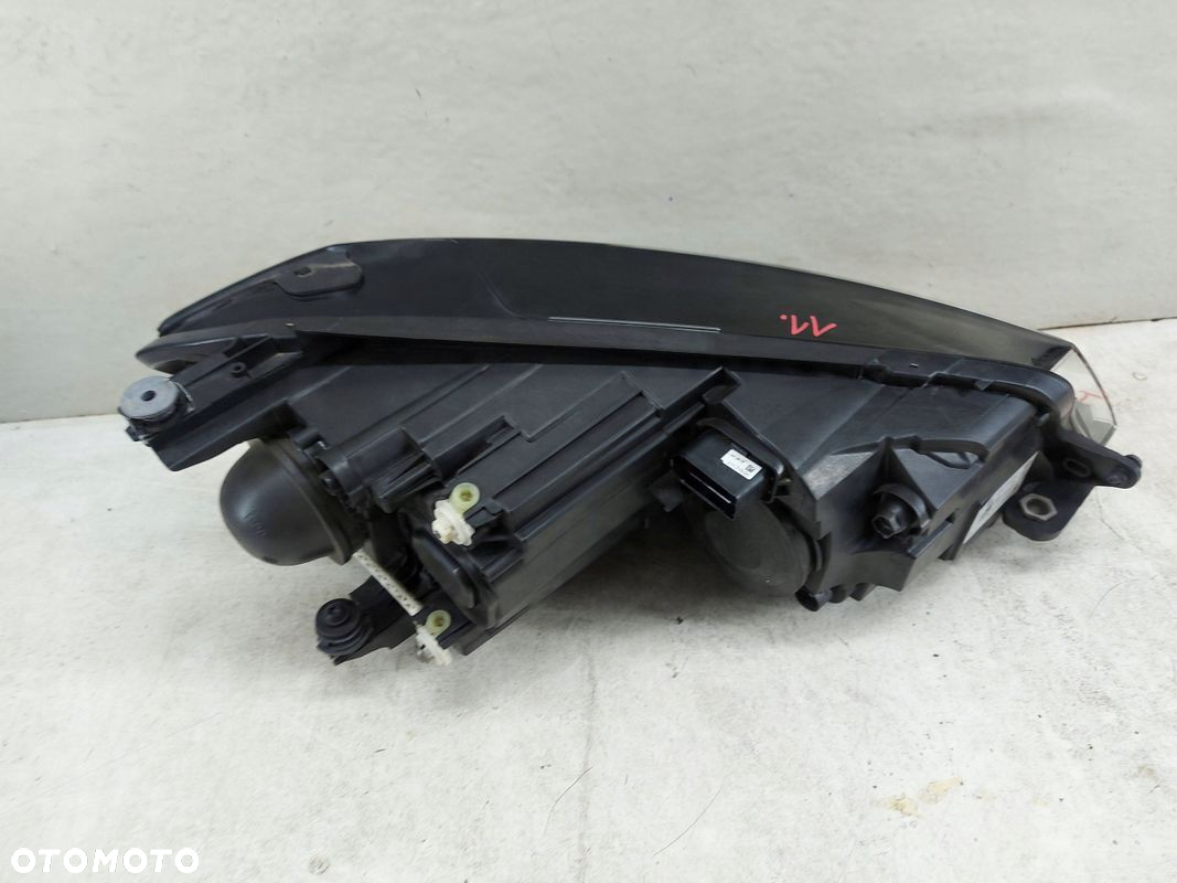 Volkswagen Golf VII 7 lift 17- 5G Led Lampa przednia przód prawa reflektor - 5
