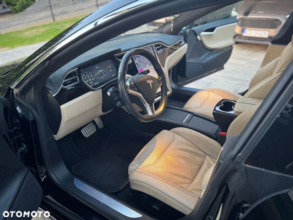 Tesla Model S - 28