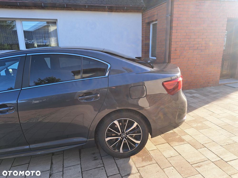 Toyota Avensis 1.8 Premium - 7