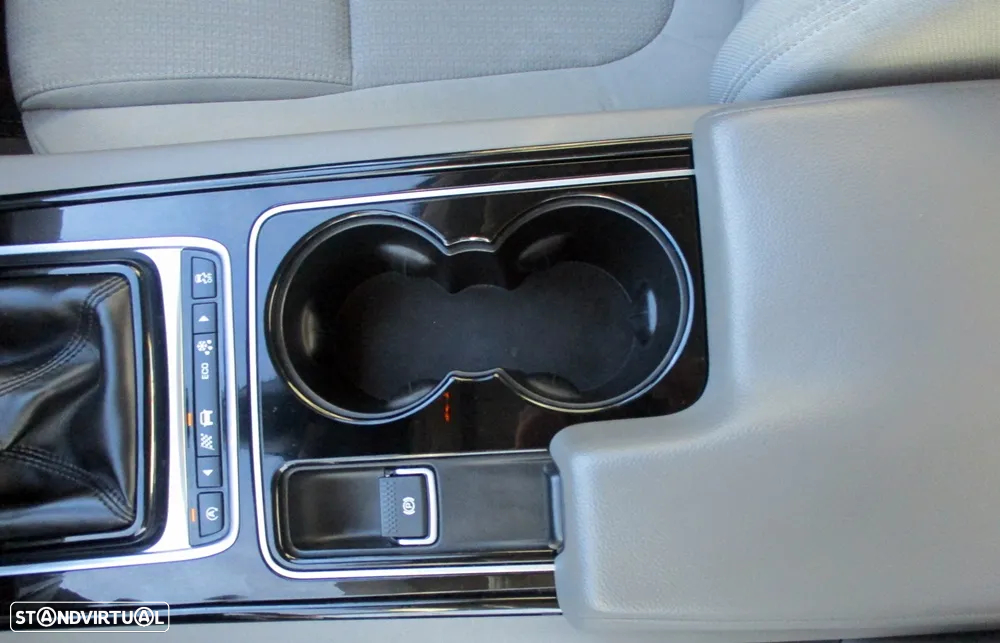 Jaguar XE E-Performance Portfolio - 30