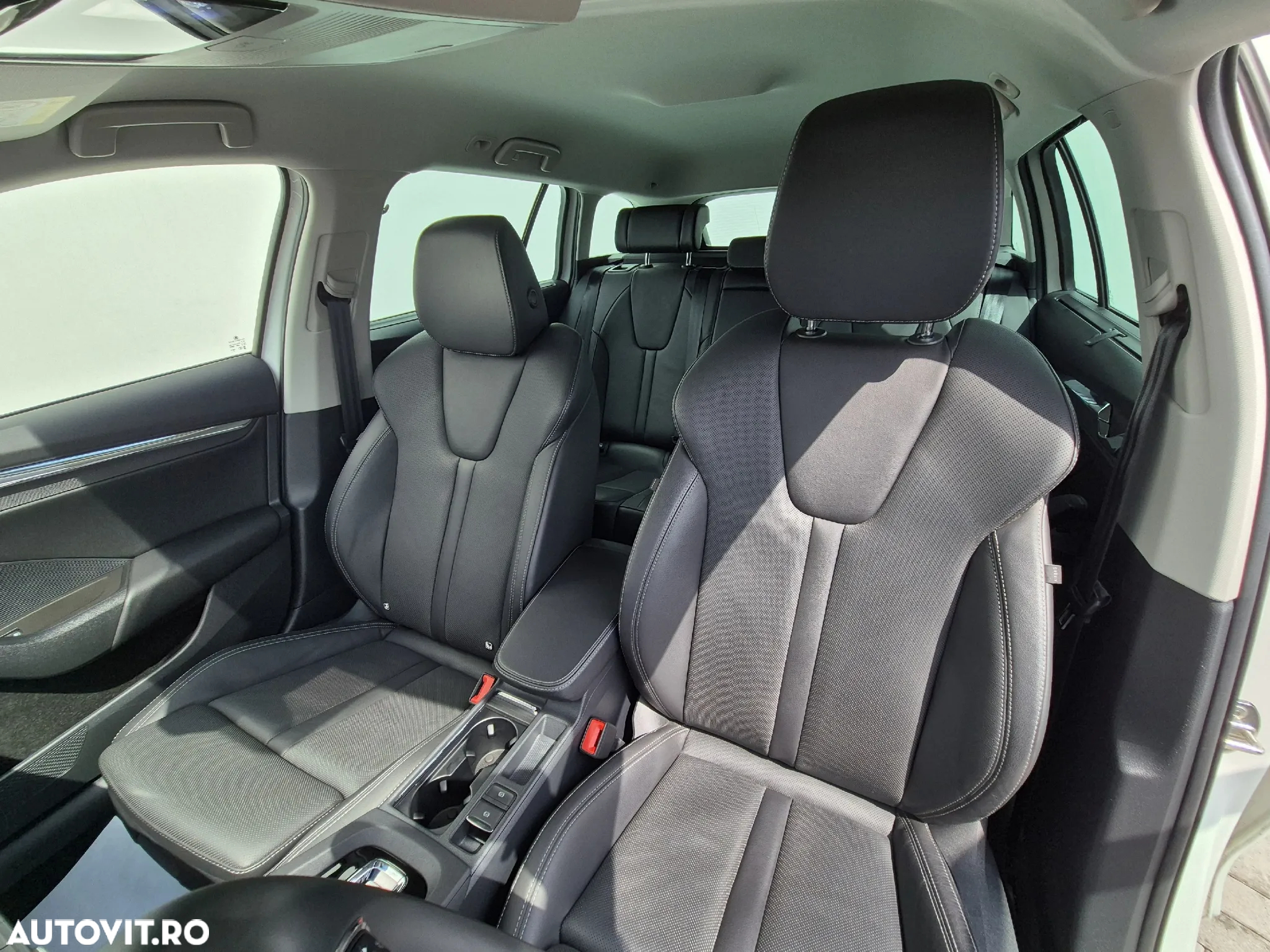 Skoda Octavia Combi 2.0 TDI DSG Style - 10