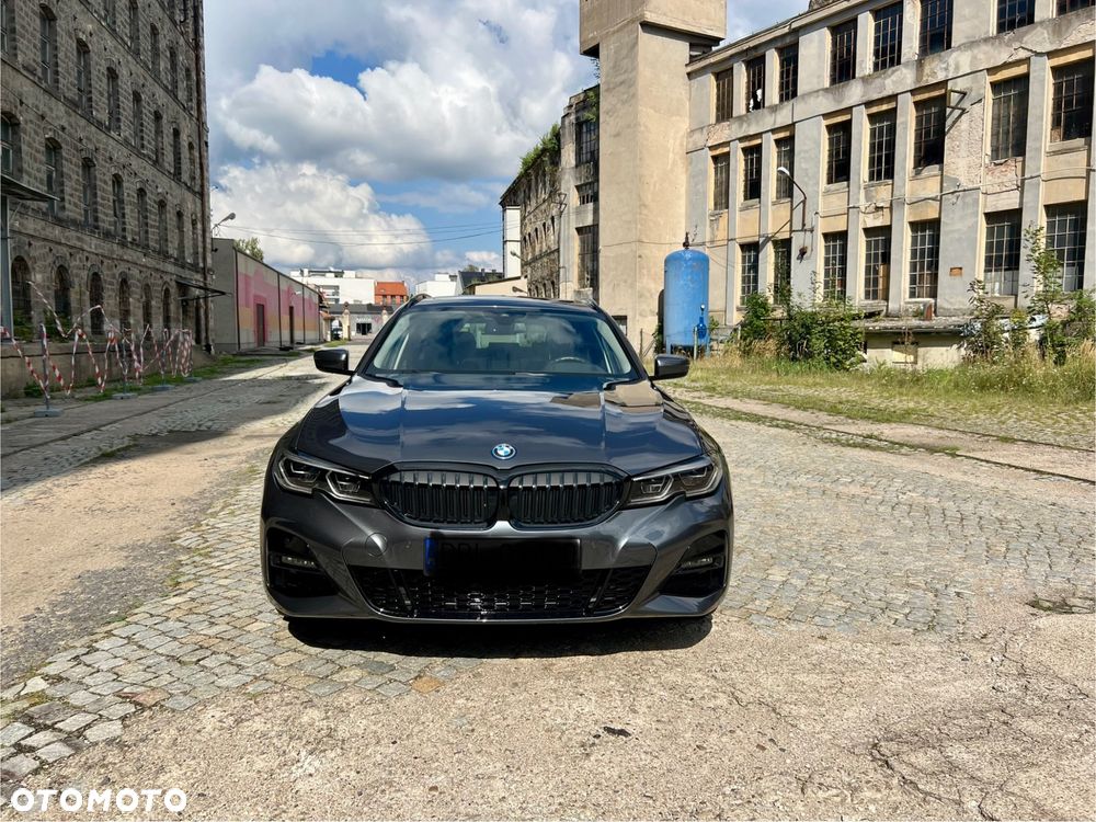 BMW Seria 3 330e PHEV xDrive - 1