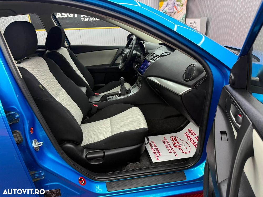 Mazda 3 - 13
