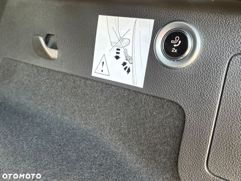 Ford Kuga 1.5 EcoBoost 2x4 Titanium - 13