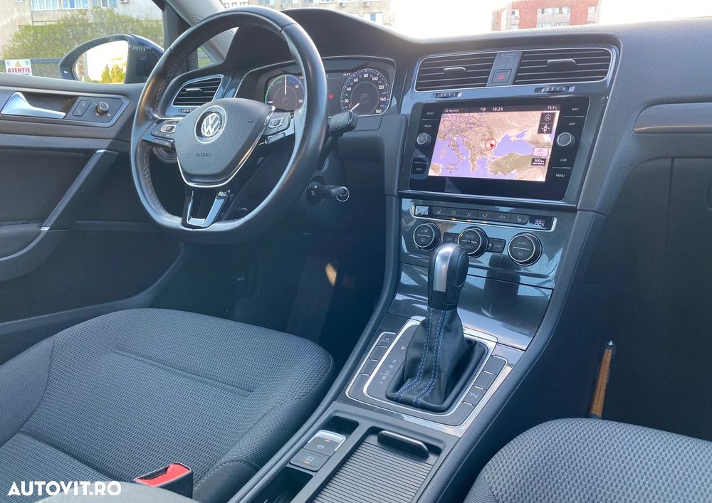 Volkswagen Golf e-Golf - 12