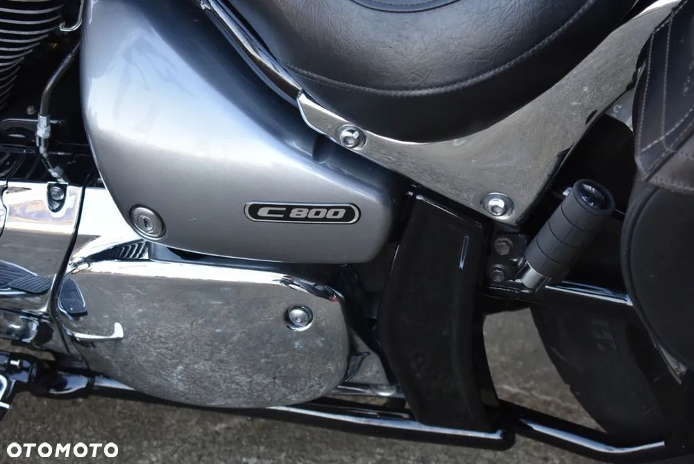 Suzuki VL 800 Volusia - Boulevard C50 - 19