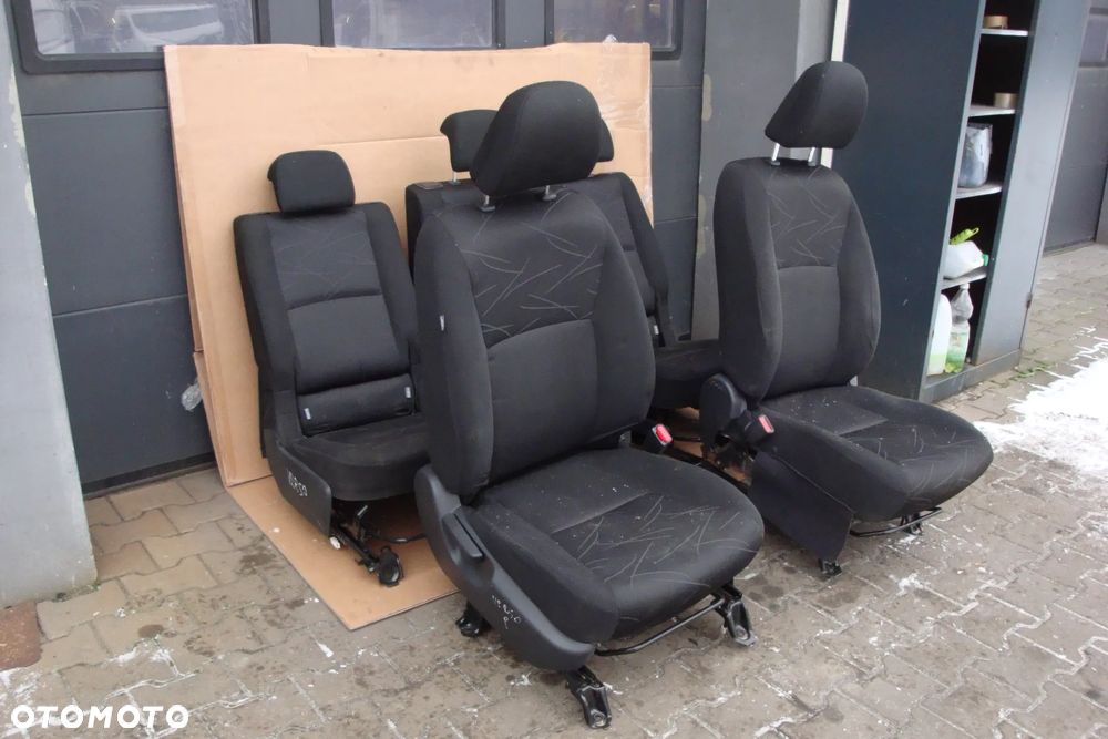 TOYOTA VERSO 09-  fotele przod + tyl wersja 5 osobowa - 1