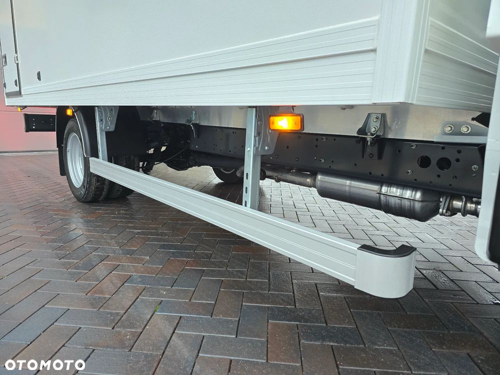 Iveco DAILY DAILY 50C16 KONTENER IZOTERMICZNY 10PALET 4,91cmDługi  2,11cmSzeroki  2,31cmWysoki  SALON PL 106 Tyś km STAN JAK NOWY NA GWARANCJI TEMPOMAT FOTEL PNEŁMATYCZNY KLIMATYZACJA AUTOMATYCZNA - 24