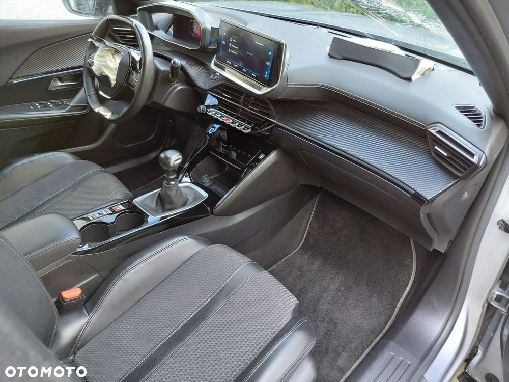 Peugeot 2008 1.2 PureTech GT Line S&S - 16