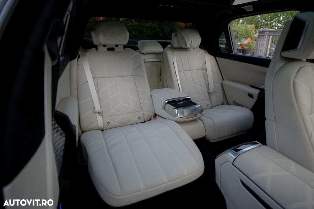 BMW Seria 7 - 8
