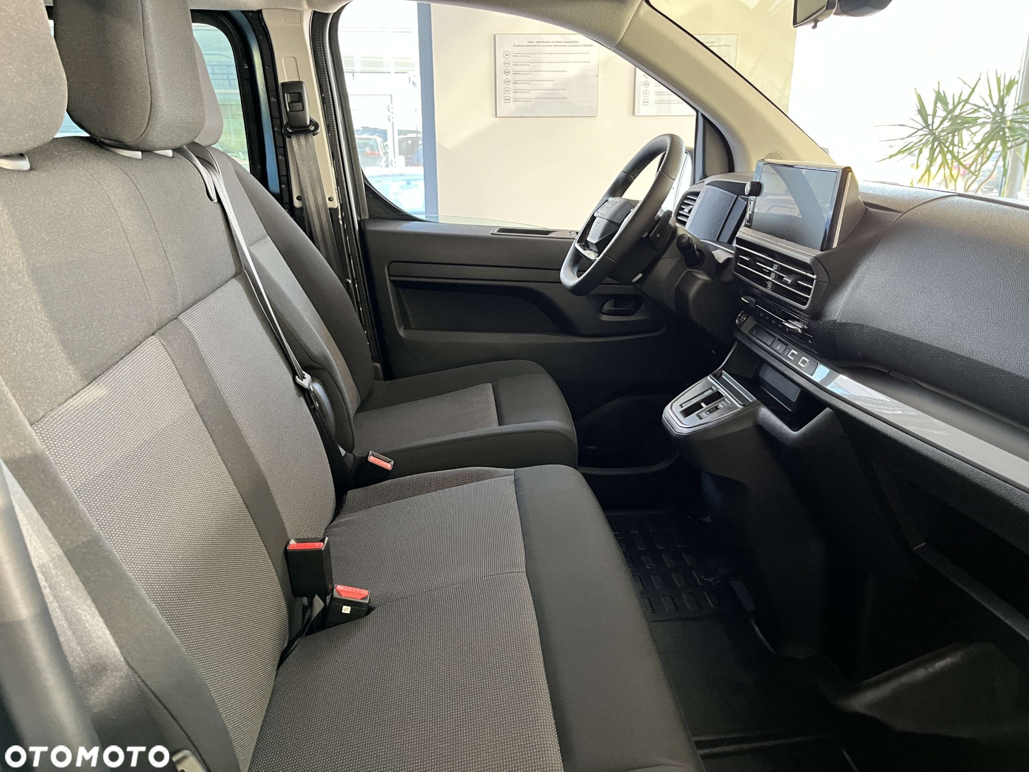 Fiat Scudo seria 2 Nowe Scudo Furgon Brygadowy Maxi 2.0 MJ 144 KM S&S EAT8 Brygadowy - 28