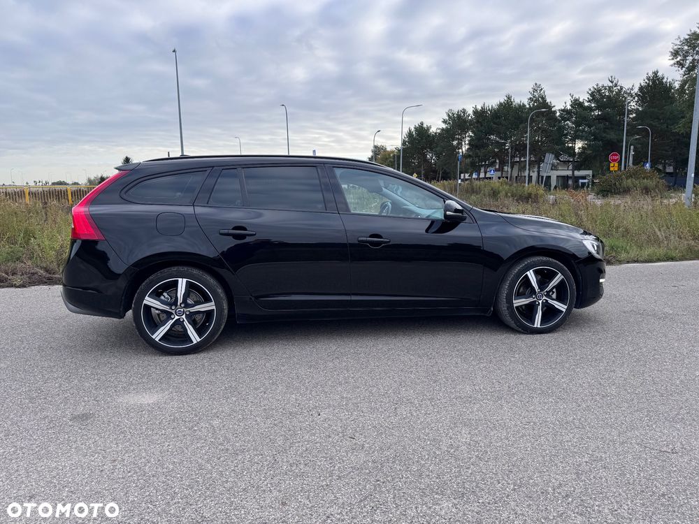 Volvo V60 D2 Geartronic Kinetic - 3