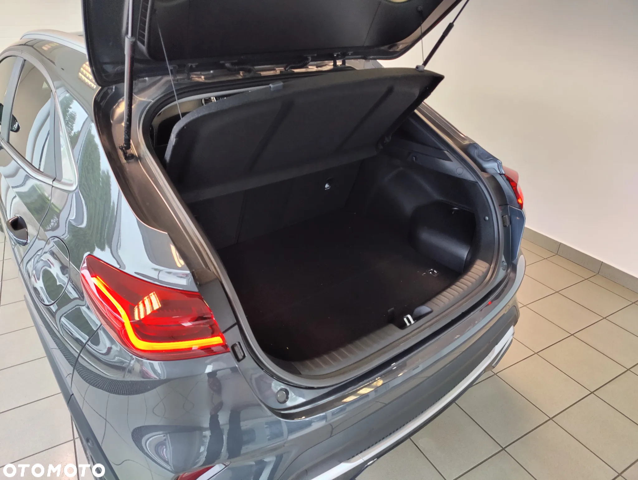 Kia XCeed - 12