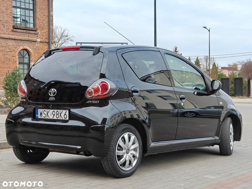 Toyota Aygo - 10