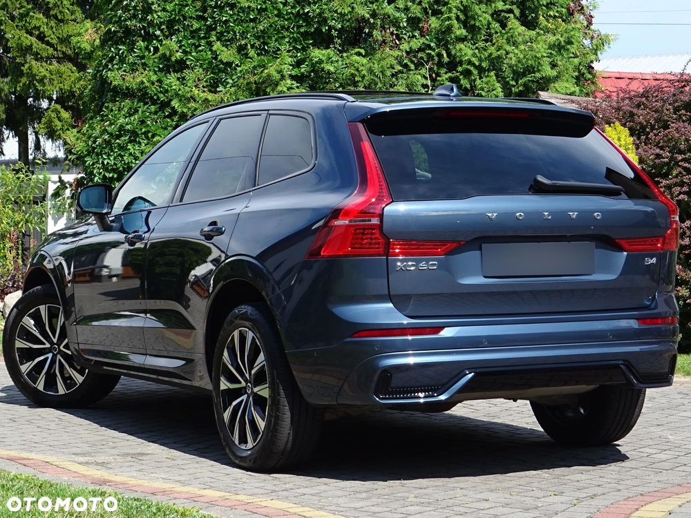 Volvo XC 60 B4 D Plus Dark - 9